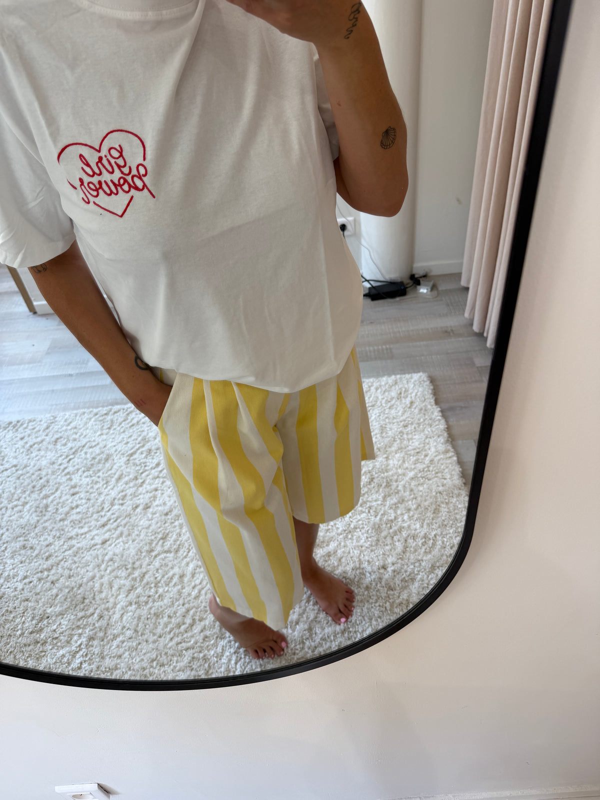 Bermuda butter yellow