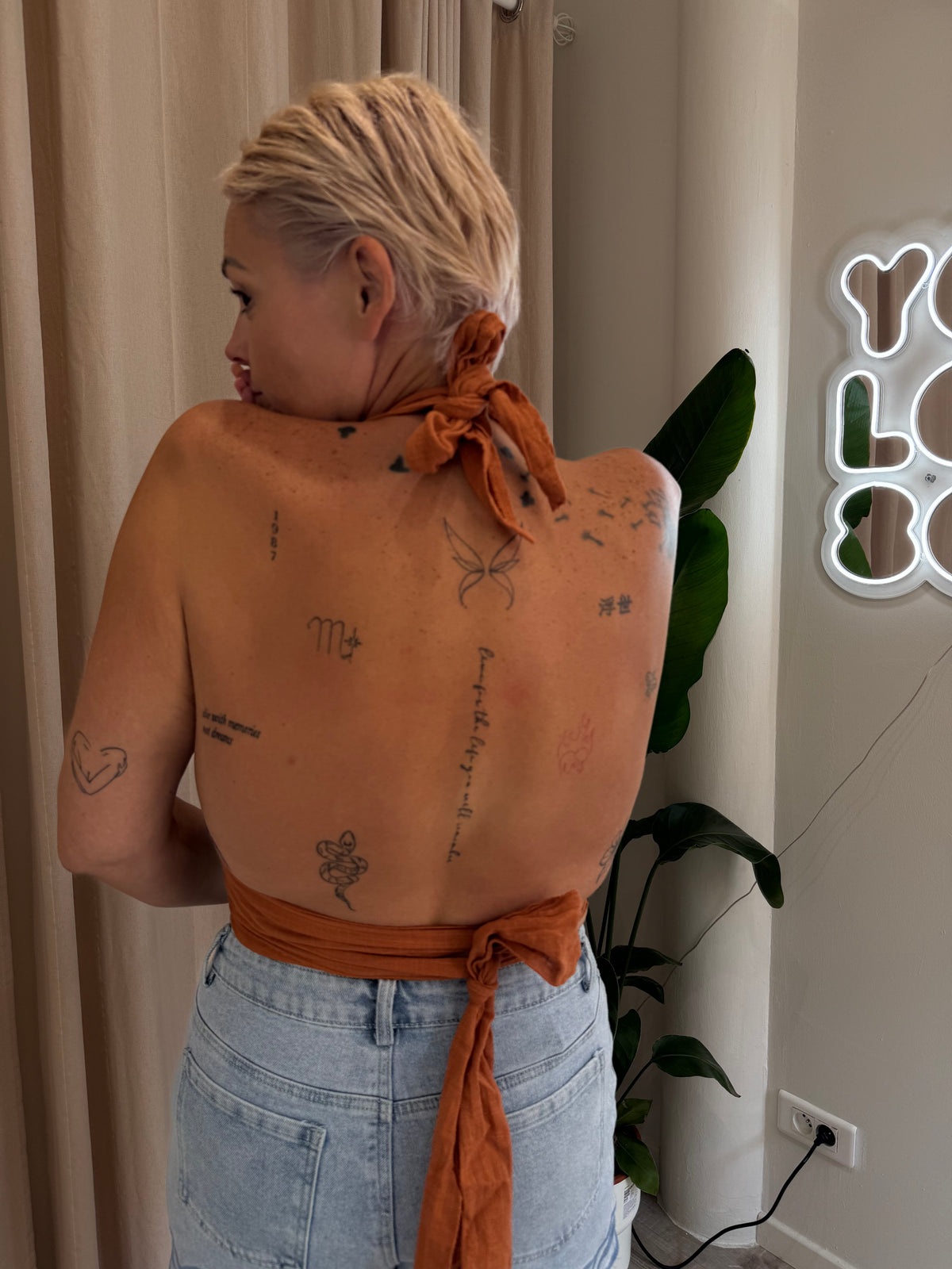 Haut dos nue terracota