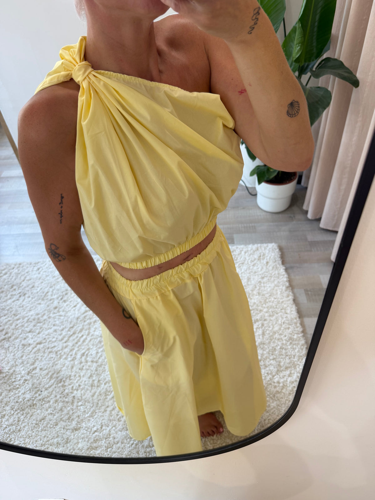 Ensemble jaune