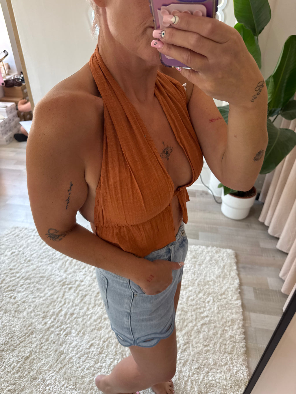 Haut dos nue