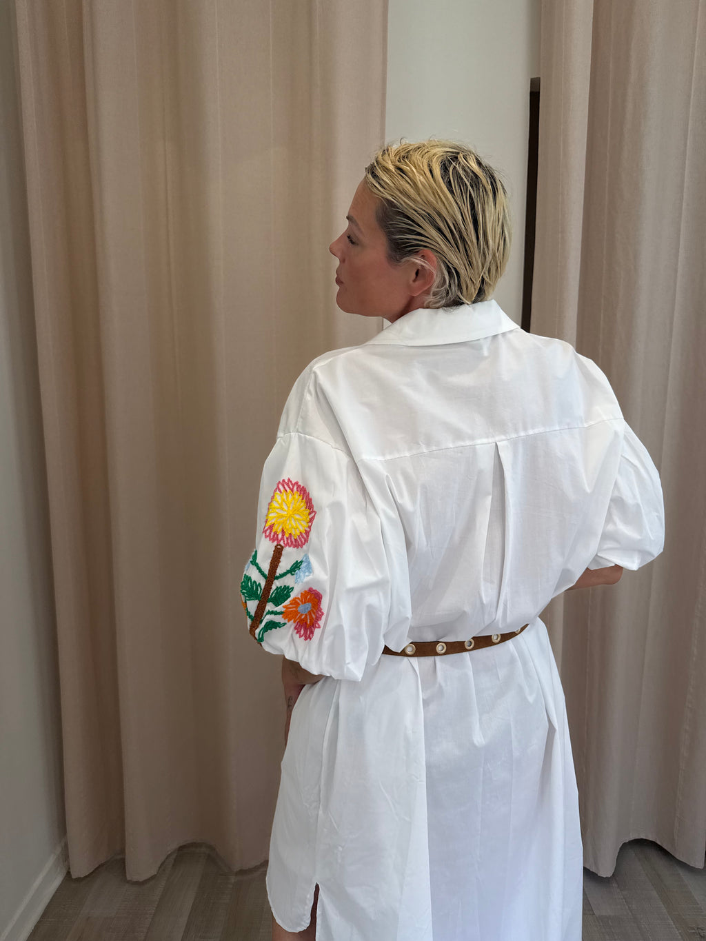 Robe blanche fleuri